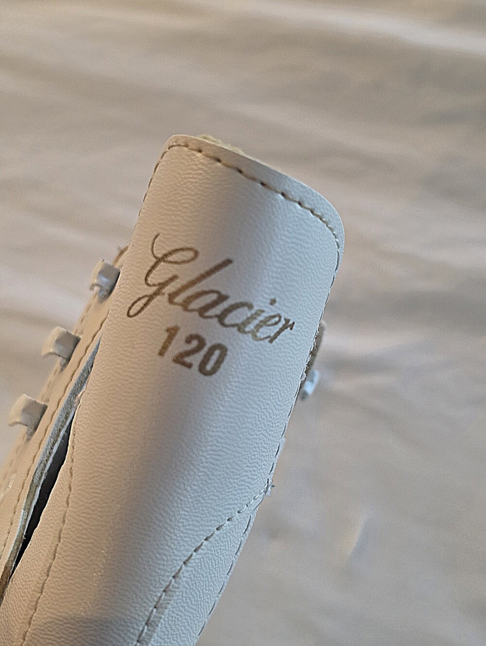 Girl's Figure Skates - Picture 5 of 5